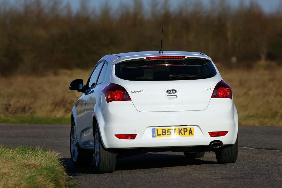  Kia pro_cee&rsquo;d 2008 года  (фото 4 из 182)